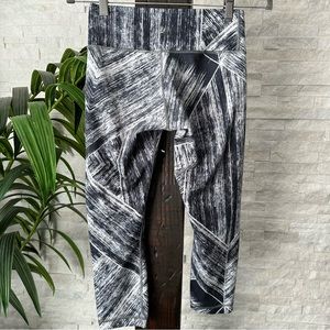 LULULEMON Wunder Under Black White Brush Leggings Stroke Size 4